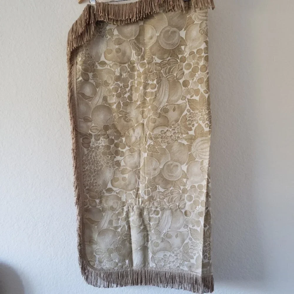 Fringed Fruit Jacquard Pale Gold & Cream Overlay/Tablecloth/Table Throw 38